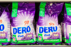 Dero este cel mai cunoscut brand de detergenți din România. Branduri românești care au rezistat
