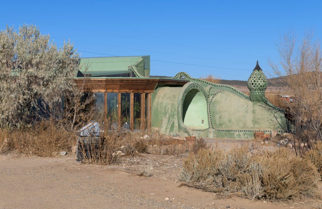 prima locuință verde, sustenabilă, New Mexico 1973